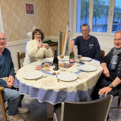 Les élèves de 1ère année se reposent après leur cours !